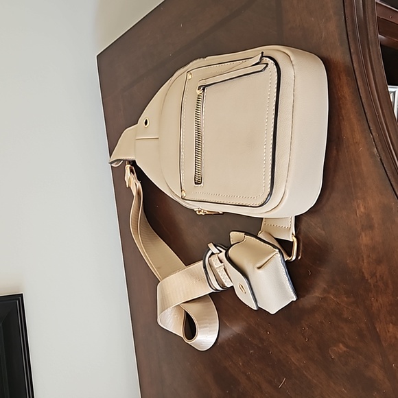 Crossbody Bag - Picture 1 of 1